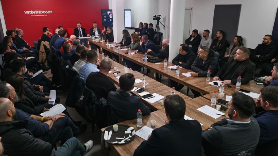 LVV, Siyasi Gelişmeler ve Kurumların Oluşturulmasını Görüştü