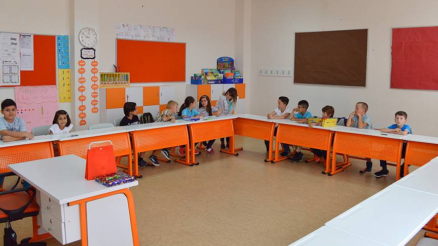 Kosova ve Makedonya'daki Maarif Okullarında İlk Ders Zili Çaldı