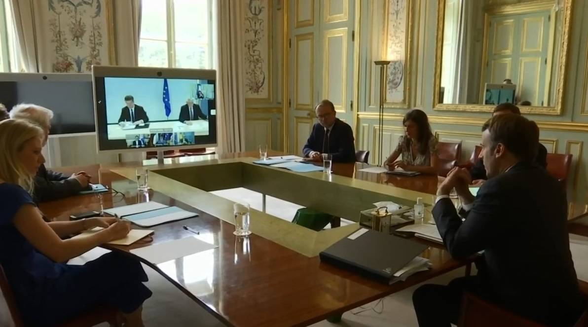 Macron: Nihai ve Yasal Bağlayıcı Bir Çözüm Olmalı