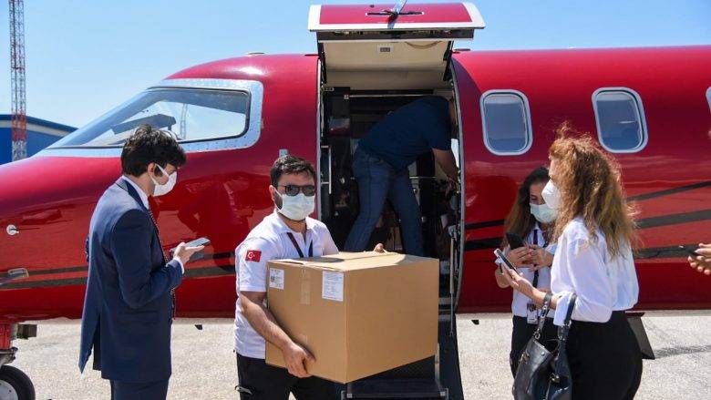 Türkiye Tarafından Bağışlanan 30.000 Doz Sinovac Aşısı Kuzey Makedonya’ya Ulaştı