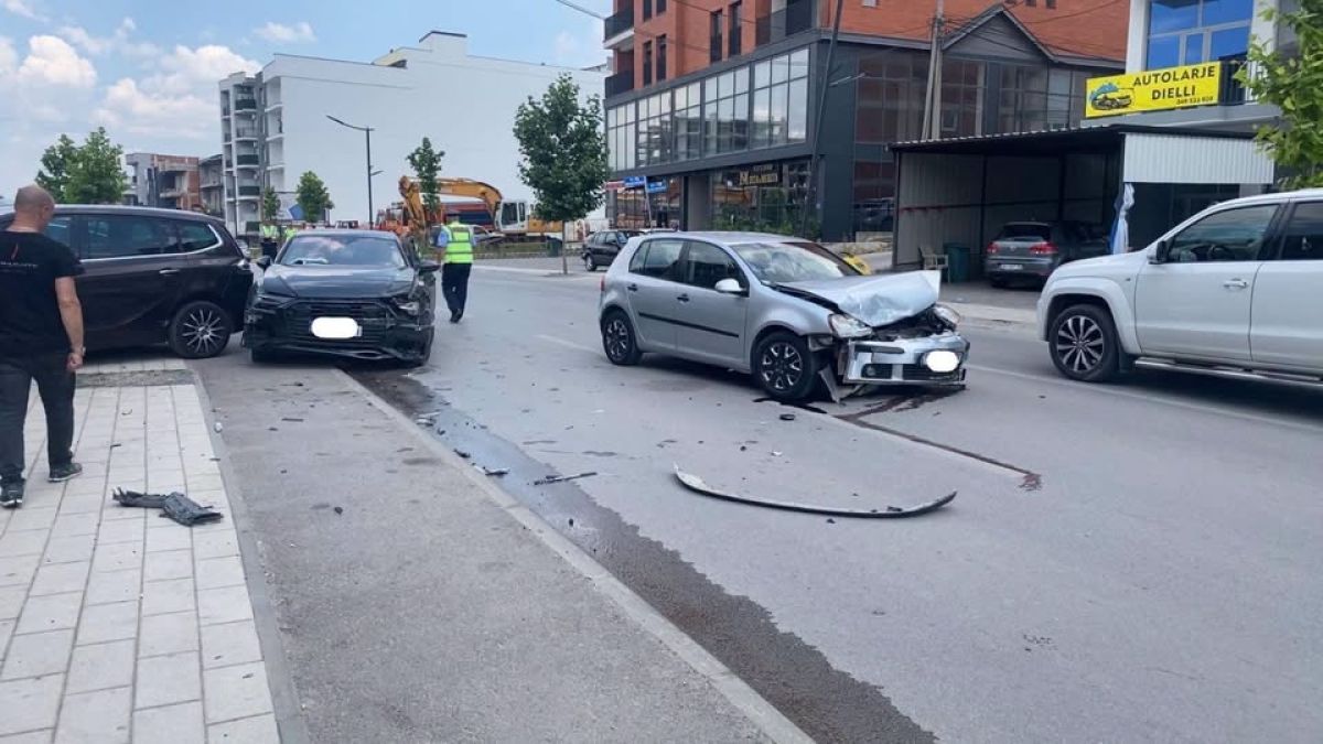 Malişeva'da Trafik Kazası: 4 Kişi Yaralandı