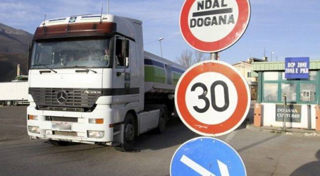 Sırbistan’dan İlk Kamyon Kosova’ya Giriş Yaptı