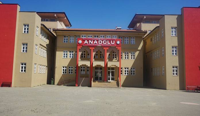 Mamuşa’daki Öğrencilere 100 Euro’luk Destek