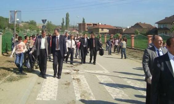 Öğrenciler Belediyecilerle Omuz Omuza Mamuşa'yı Temizledi