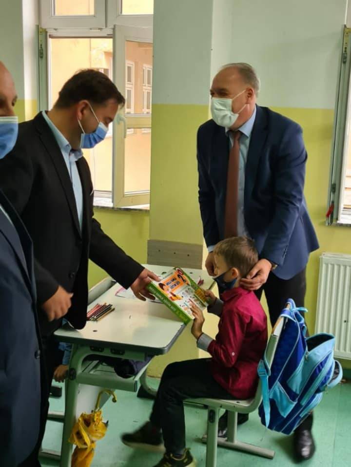 Türkçe Yardımcı Eğitim Setleri Bugün Mamuşa’da Dağıtıldı