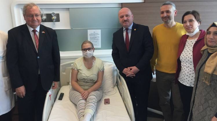 Manolya, Solmamak İçin Destek Bekliyor