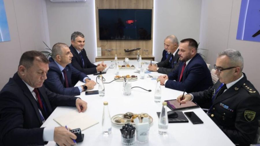 Maqedonci, Türkiye'de Haluk Bayraktar ile Görüştü 