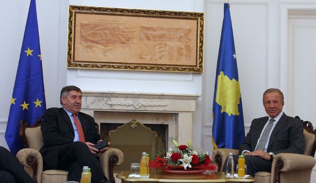 EULEX'ten Pacolli'ye Destek