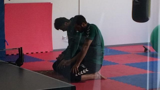 Mavraj ve Azemi Beraber Namaz Kıldı