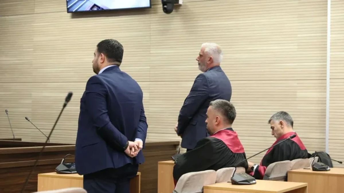 Kosova Kamu Yönetimi Enstitüsü Genel Müdürü Görevden Uzaklaştırıldı