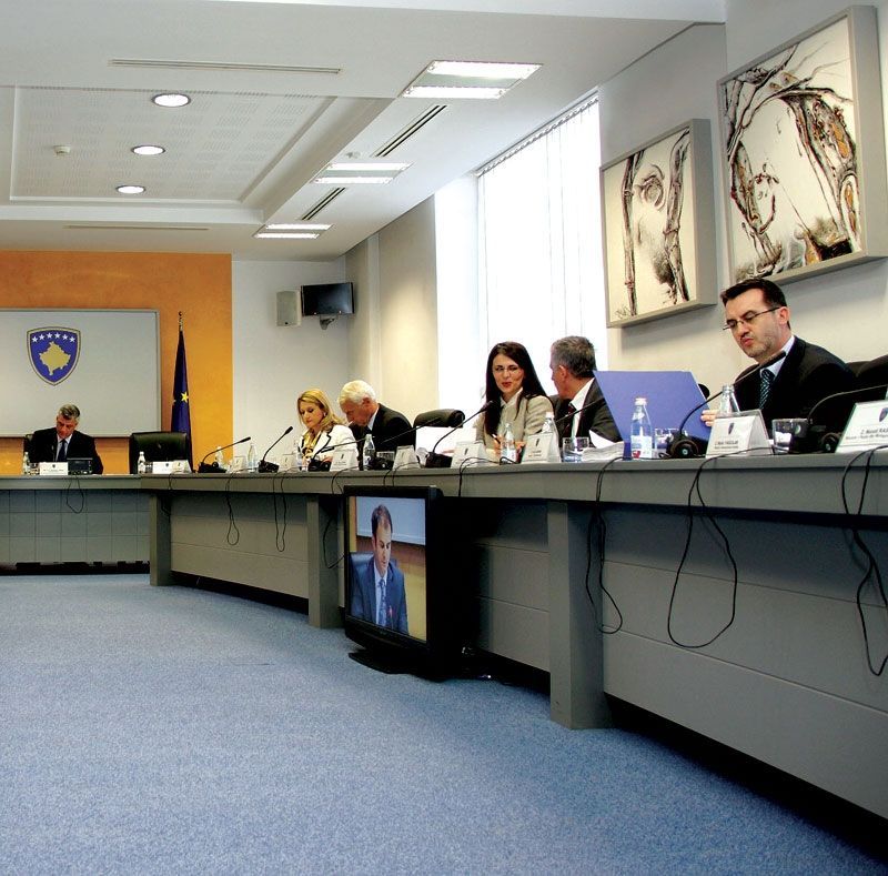 PD, Thaçi'nin Koltuğunu "Sarsıyor"