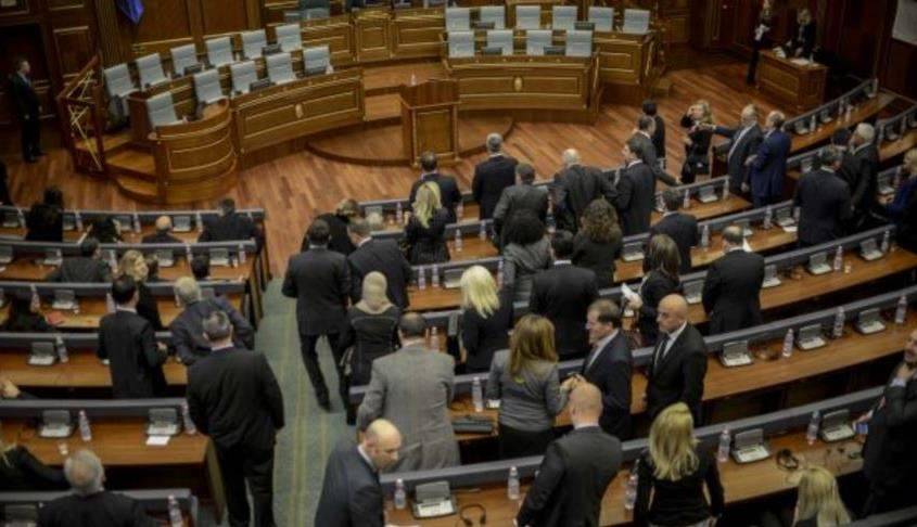 Meclis,  Haradinaj ile Dayanışma Amacıyla Dünkü Oturumunu Kestirdi