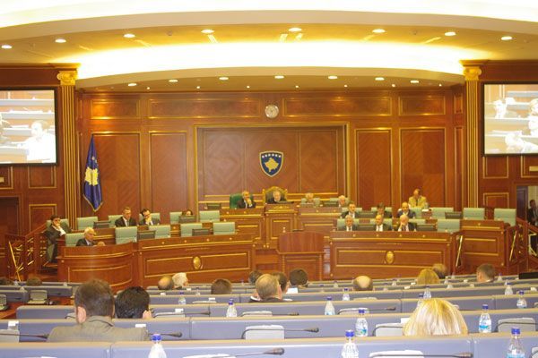 Milletvekilleri Bugün Kosova'da Resmi Bayramları Belli Edecek