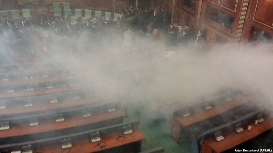 Kosova Meclisi,  Savaş Sonrası Tarihinde En Büyük Dramını Dün Yaşadı