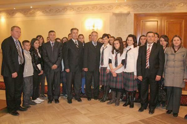Mamuşalı Türk Öğrenciler Kosova Meclisini Ziyaret Etti