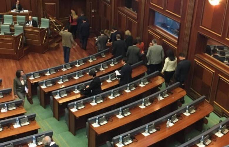 Haradinaj Nedeniyle Muhalefet Meclis Oturumunu Terk Etti