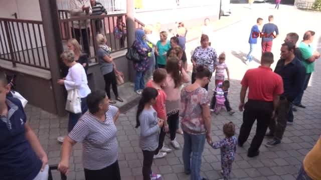 Mehmetçik, Kosovalı 1000 Döğrenciye Okul Çantası ve Kırtasiye Malzemesi Dağıttı