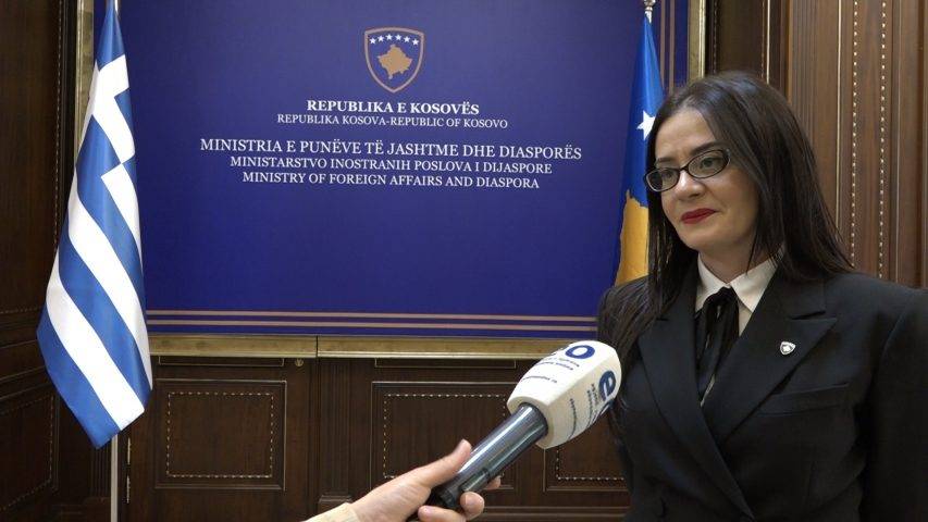 Lajçak, Toprak Değişimi Fikrini Masaya Geri Getirmeye Çalışıyor