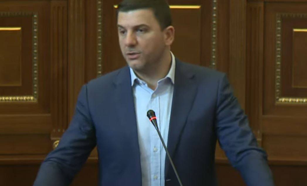 Krasniqi, Plaka Anlaşmasını Selamladı, Aynı Zamanda Kurti’yi Eleştirdi