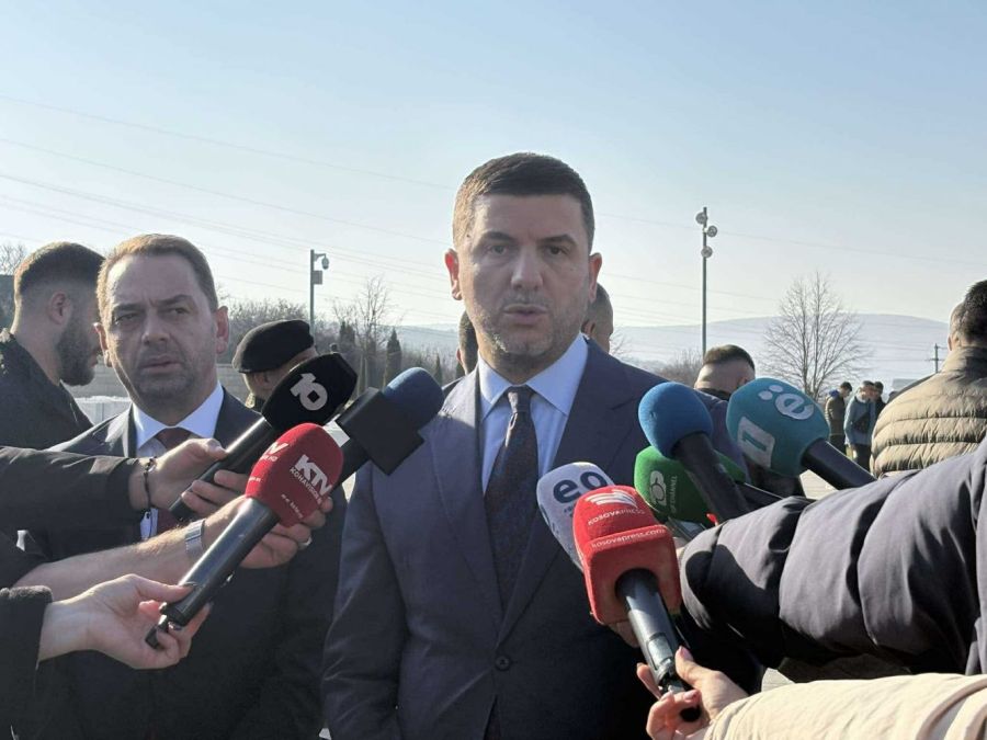 Krasniqi Prekaz’da Saygı Duruşundaydı 