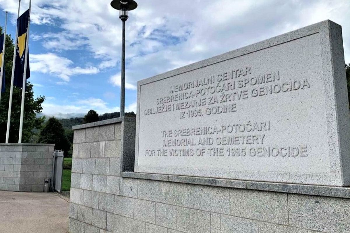  Polis, Srebrenitsa Anıt Merkezi çalışanlarını ifadeye çağırma işlemlerini durdurdu 