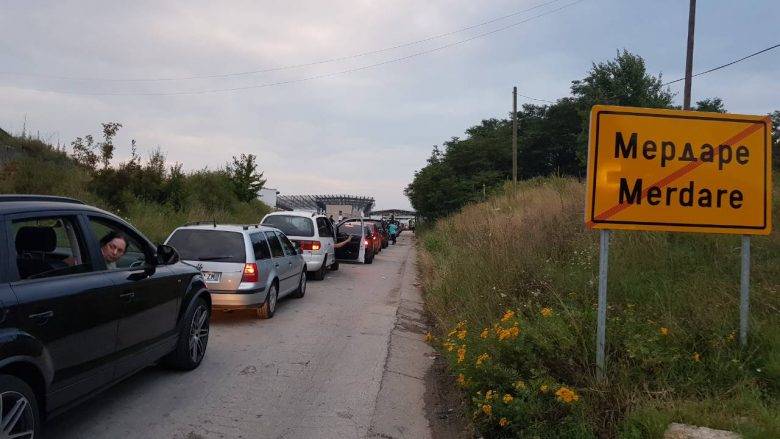 Merdare’de Bugün de Uzun Araç Kuyrukları