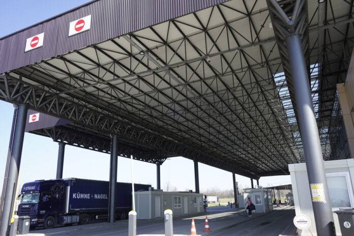 Sınır Geçitlerinde Durum Normale Dönüyor