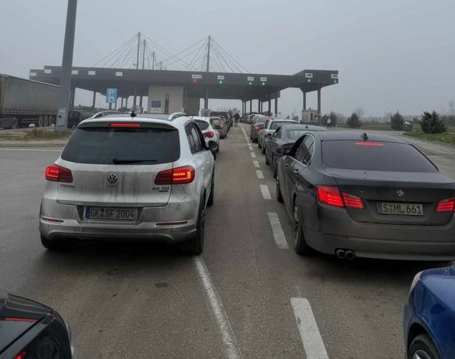 Merdare’de Uzun Bekleme Süreleri, Dheu i Bardhë’de Trafik Rahatladı