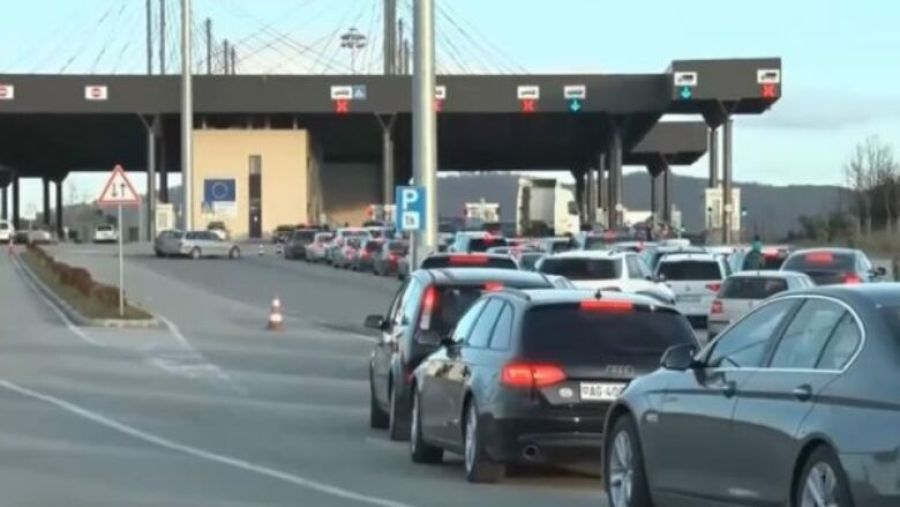 Merdare’de Kosova’dan Çıkışta 2 Saatten Fazla Bekleniyor