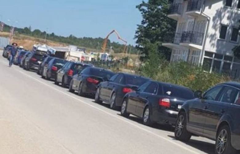 Merdare'de Uzun Kuyruklar