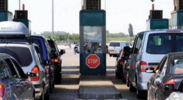 Merdare’de Sınırı Geçmek İçin 2 Saat Bekleniyor