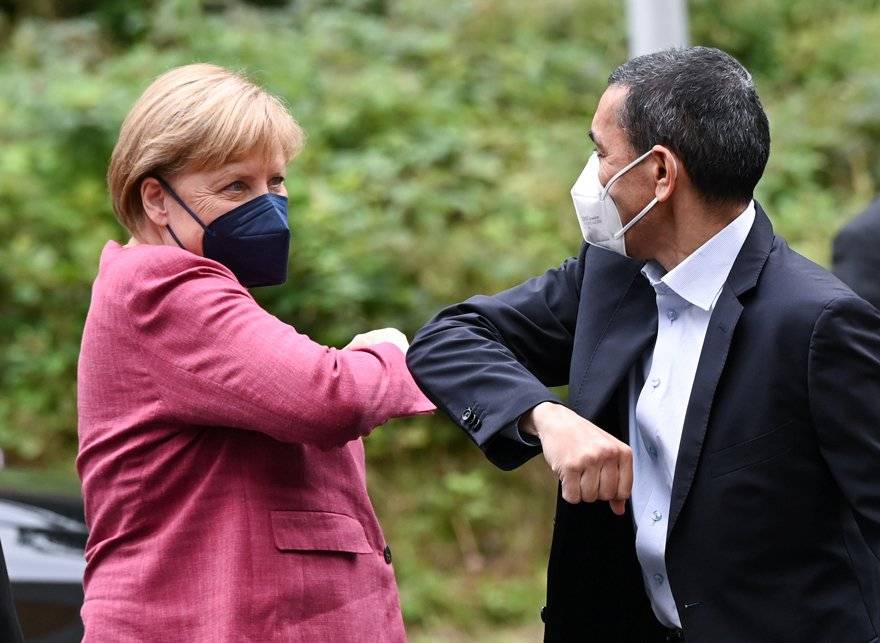Merkel’den Özlem Türeci ve Uğur Şahin’e ziyaret