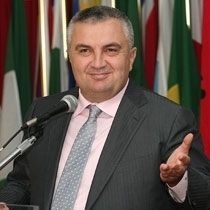 Kosova ile Sırbistan Yapıcı Diyalog Kurmalı