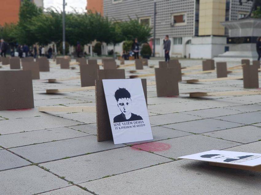 Agon Musliu’nun Fotografları Kent Meydanında Yerleştirildi
