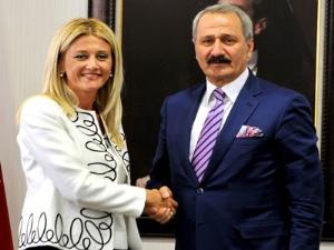 Kosova İlk Olarak Türkiye İle İmzalayacak
