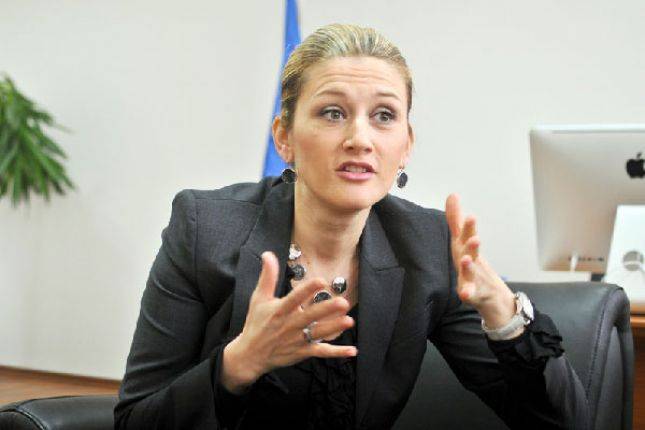 Mimoza Kusari-Lila, PDK Belediye Başkan Yardımcısı ve İki Müdürünü Görevden Aldı