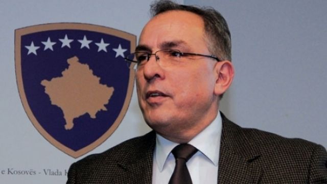 Bakan Buja Yurtdışı Yolculuklarına Yalnız Çıkmıyor