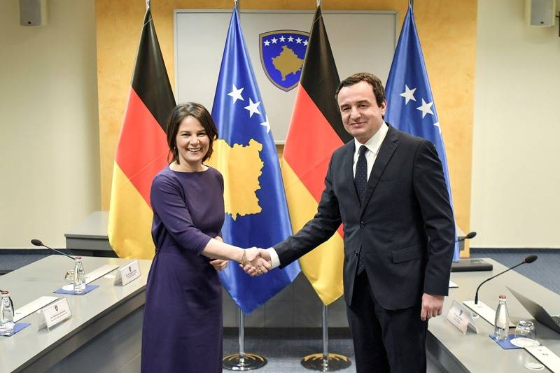 Kurti, Almanya Diplomasi Şefi Baerbook ile Görüştü