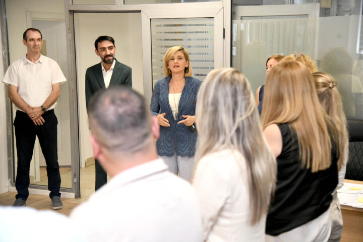 Kusari-Lila, Müfettişlerle Bir Araya Geldi 