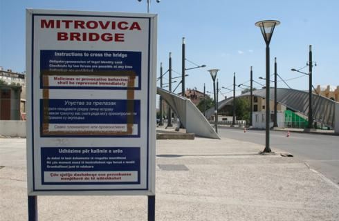 EULEX ve AGİT Görevlileri Saldırıldı