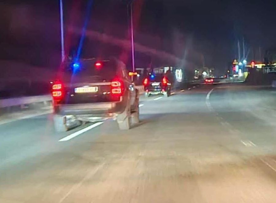 Kurti ve Peci, Güney Mitroviça’yı PDK’ya Kaptırmamak İçin Kapı Kapı Geziyor
