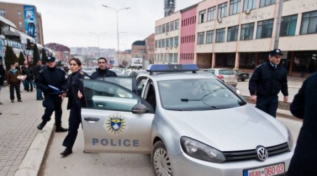 Mitroviça Okullarına Baskın