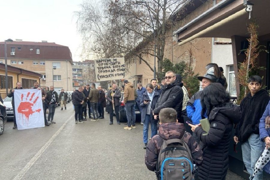 Kosovalı Sırplar, Novi Sad'daki Mağdurlar İçin Kuzeyde Yeniden Protesto Düzenledi