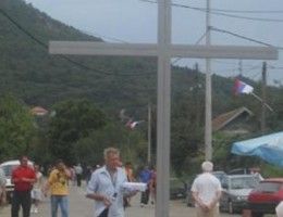 Sırplar, Mitroviça-Leposaviç Yolunu Engellediler
