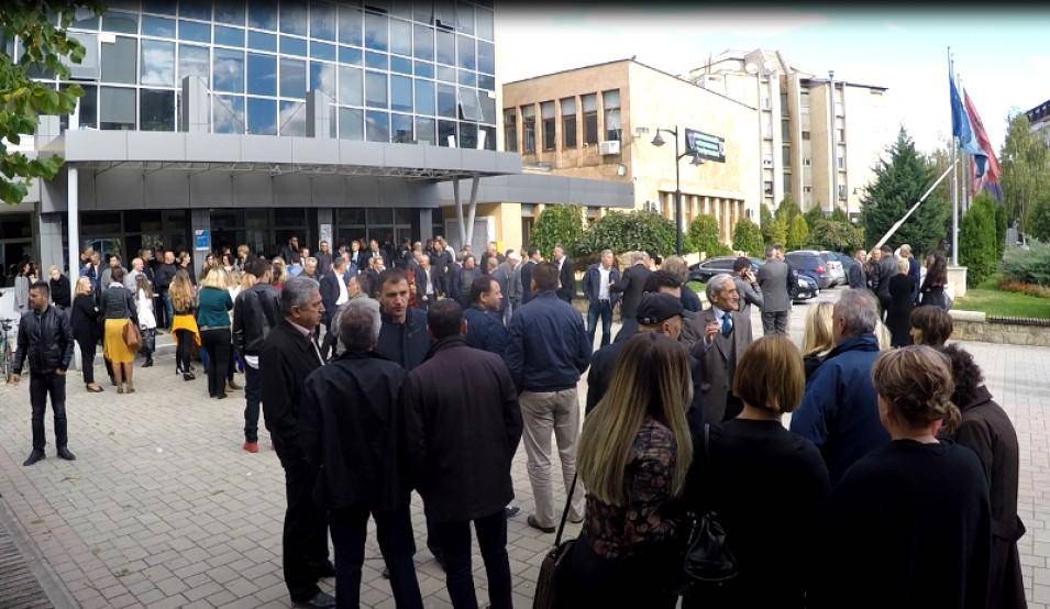 Mitroviçalılar Thaçi'nin Serbest Bırakılmasını İstiyor