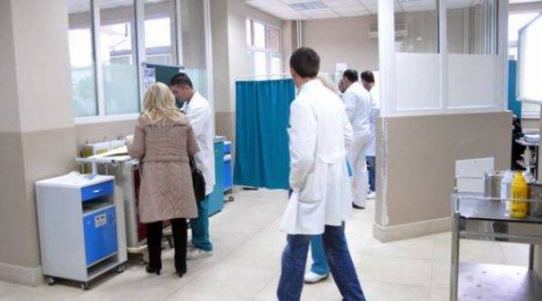Sağlık Çalışanlarının 24 Saatlik Grevi Başladı
