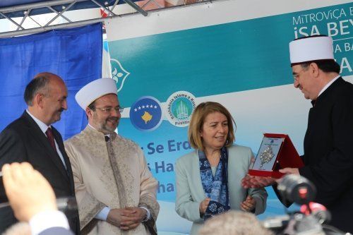 Müezzinoğlu ve Görmez, Kosova'da Cami Açılışı Yaptı