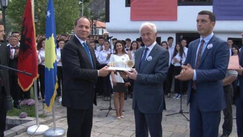Bujar Nishani,  Prizren'in "Fahri Hemşehrisi"