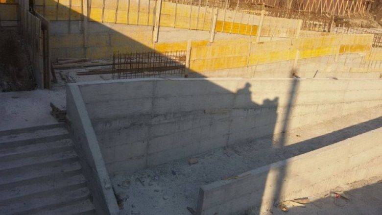 Mitroviça'daki Duvar, AB veya Kosova Tarafından Yıkılsın