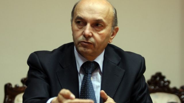 Mustafa: Sırbistan ile Diyalog Başbakanın Yetkisinde